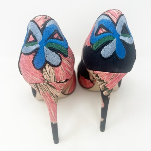 Gucci Ophelia Floral Embroidered Printed Satin Pumps - Picture 6 of 10